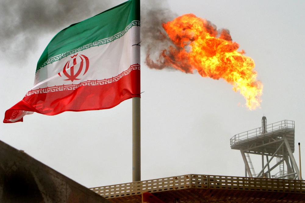 Экспорт нефти из Ирана растет вопреки санкциям США